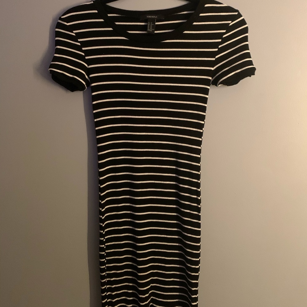 Black and white stripes bodycon dress